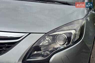 Минивэн Opel Zafira Tourer 2015 в 