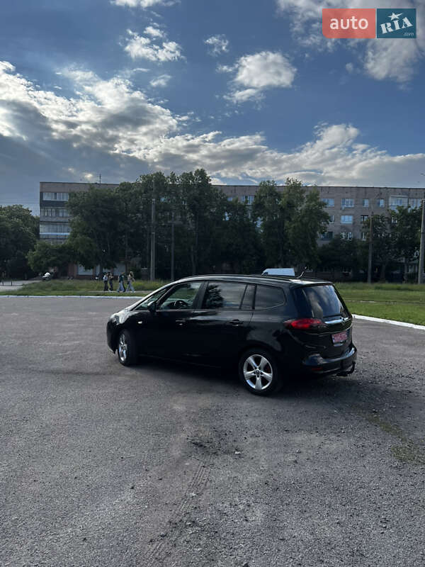 Минивэн Opel Zafira Tourer 2013 в Ровно