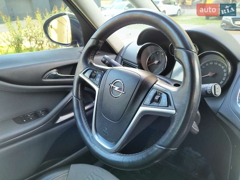 Мінівен Opel Zafira Tourer 2013 в Рівному фото 40 Мінівен Opel Zafira Tourer 2013 в Рівному
