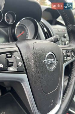 Минивэн Opel Zafira Tourer 2013 в 