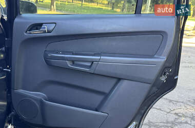 Мінівен Opel Zafira Tourer 2013 в 