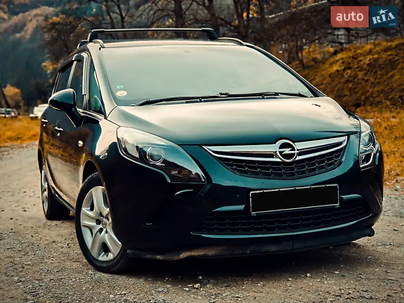 Opel Zafira Tourer 2012