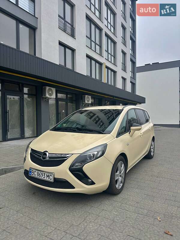 Минивэн Opel Zafira Tourer 2012 в Новояворовске