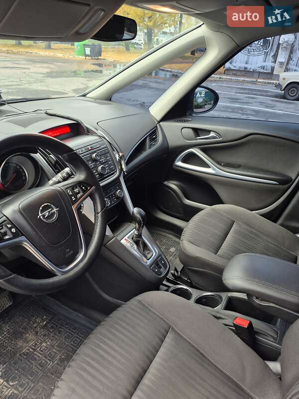 Мінівен Opel Zafira Tourer 2016 в Києві фото 3 Мінівен Opel Zafira Tourer 2016 в Києві