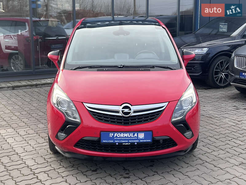 Минивэн Opel Zafira Tourer 2012 в Нововолынске
