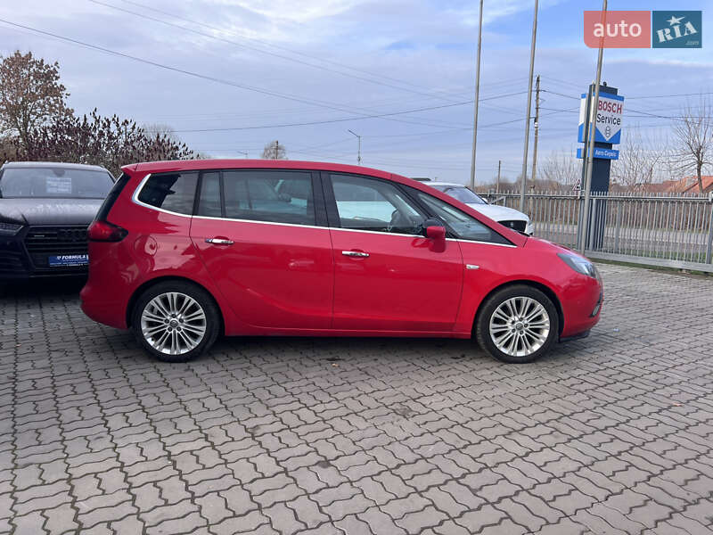 Минивэн Opel Zafira Tourer 2012 в Нововолынске