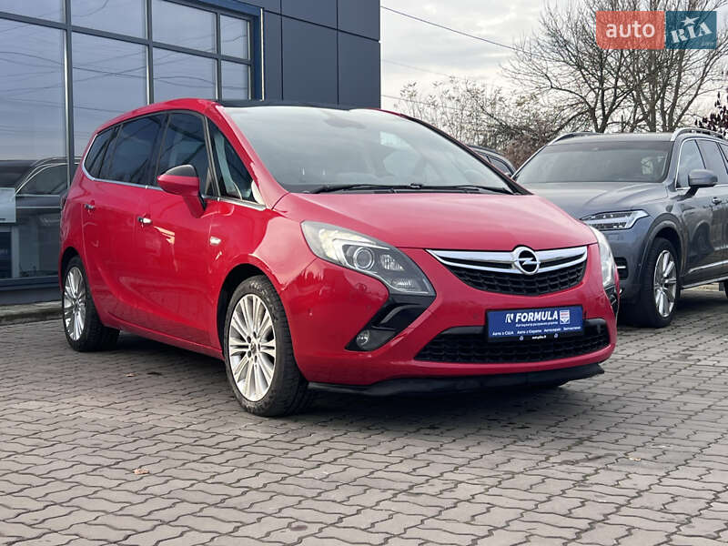 Минивэн Opel Zafira Tourer 2012 в Нововолынске