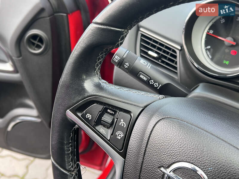 Минивэн Opel Zafira Tourer 2012 в Нововолынске