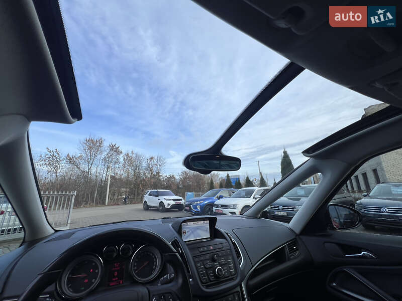 Минивэн Opel Zafira Tourer 2012 в Нововолынске