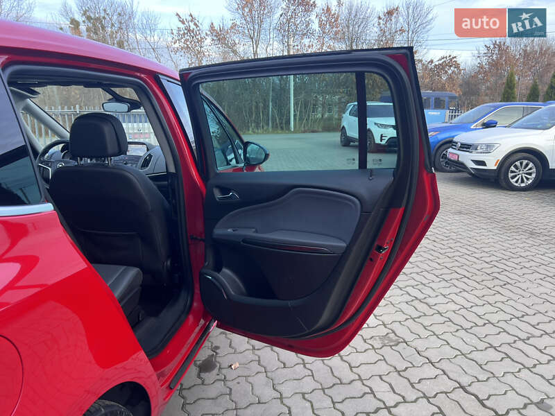 Минивэн Opel Zafira Tourer 2012 в Нововолынске