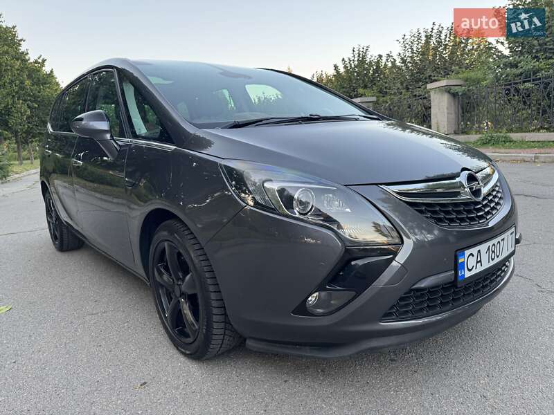 Opel Zafira Tourer 2011