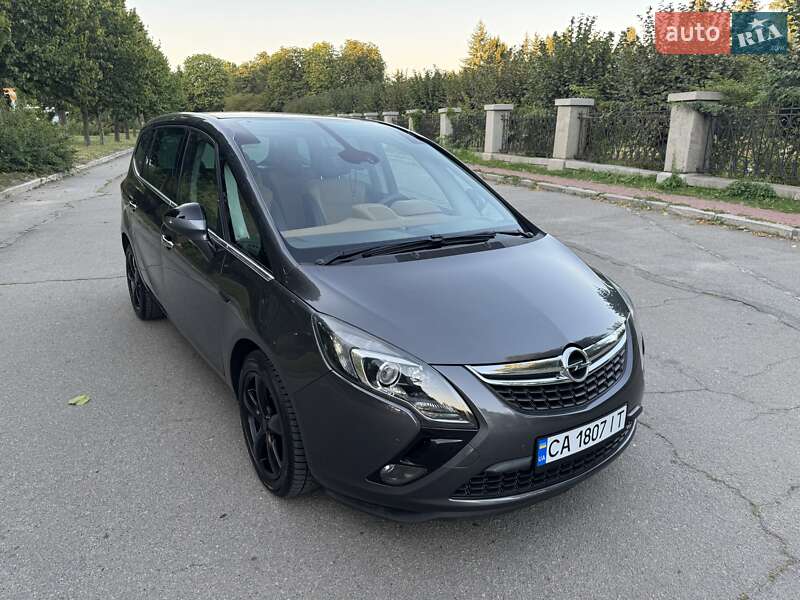 Минивэн Opel Zafira Tourer 2011 в Умани