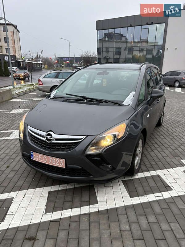 Минивэн Opel Zafira Tourer 2012 в Ровно