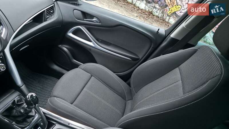Минивэн Opel Zafira Tourer 2013 в Сумах фото 4 Минивэн Opel Zafira Tourer 2013 в Сумах