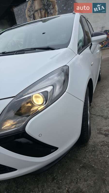 Минивэн Opel Zafira Tourer 2013 в Сумах фото 27 Минивэн Opel Zafira Tourer 2013 в Сумах