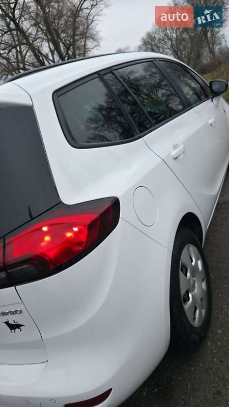 Минивэн Opel Zafira Tourer 2013 в Сумах фото 31 Минивэн Opel Zafira Tourer 2013 в Сумах