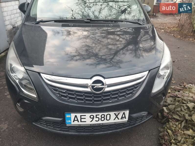 Мінівен Opel Zafira Tourer 2012 в Кривому Розі