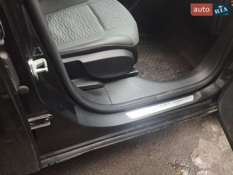 Мінівен Opel Zafira Tourer 2012 в Кривому Розі