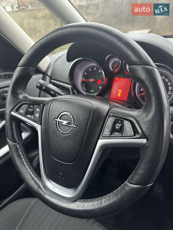 Мінівен Opel Zafira Tourer 2012 в Хоролі