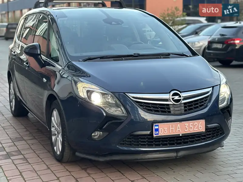Opel Zafira Tourer 2012