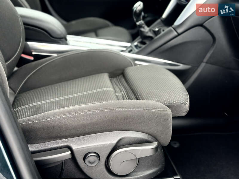 Мінівен Opel Zafira Tourer 2015 в Житомирі