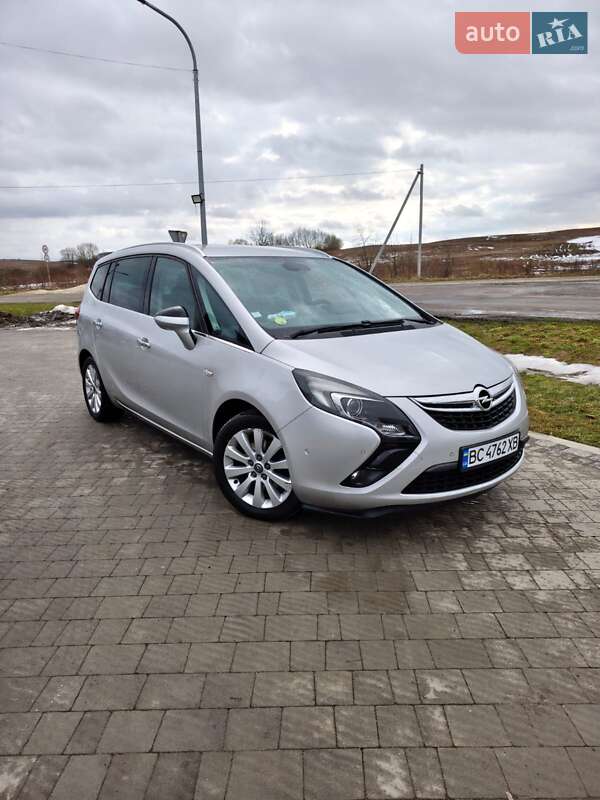 Opel Zafira Tourer 2012