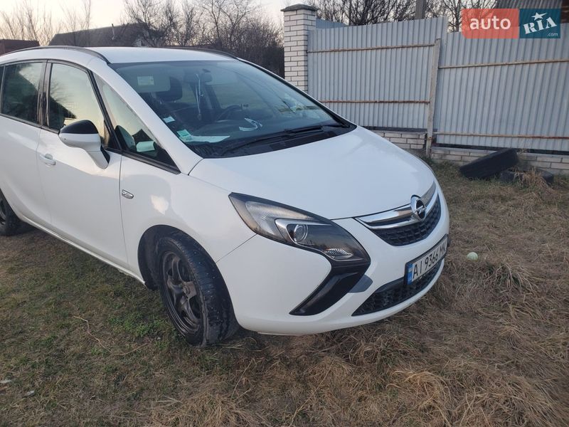 Opel Zafira Tourer 2014