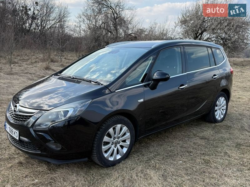 Opel Zafira Tourer 2012