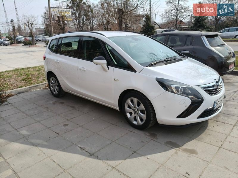 Opel Zafira Tourer 2014