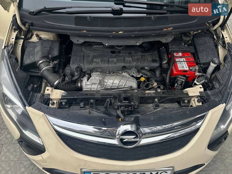 Минивэн Opel Zafira Tourer 2012 в Новояворовске