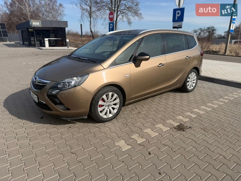 Opel Zafira Tourer 2013