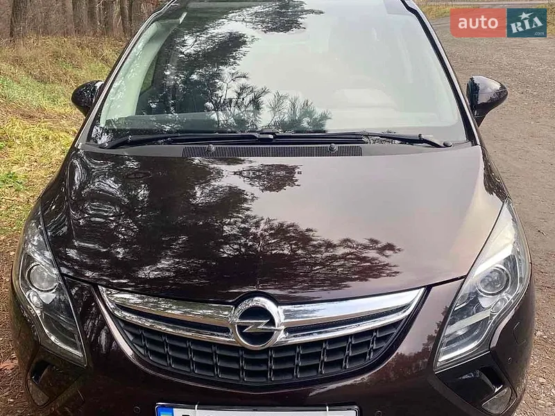 Opel Zafira Tourer 2012