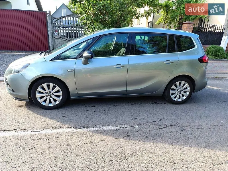 Opel Zafira Tourer 2014