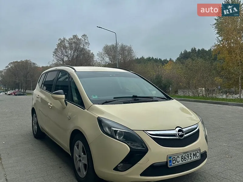 Opel Zafira Tourer 2012