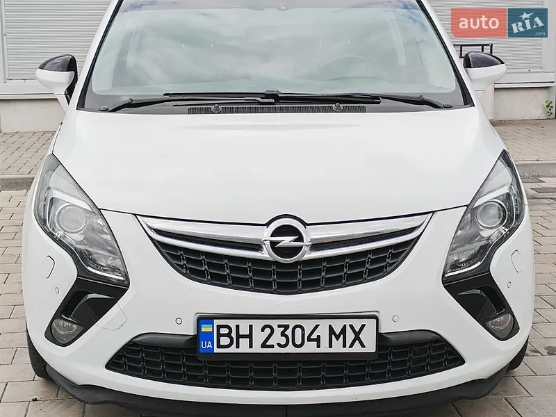 Opel Zafira Tourer 2012