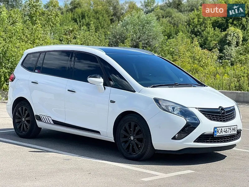 Opel Zafira Tourer 2012