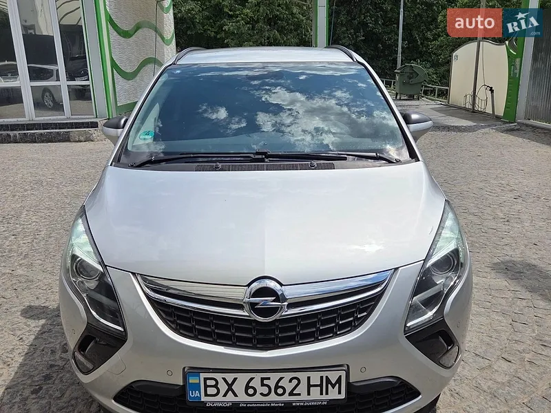 Opel Zafira Tourer 2013
