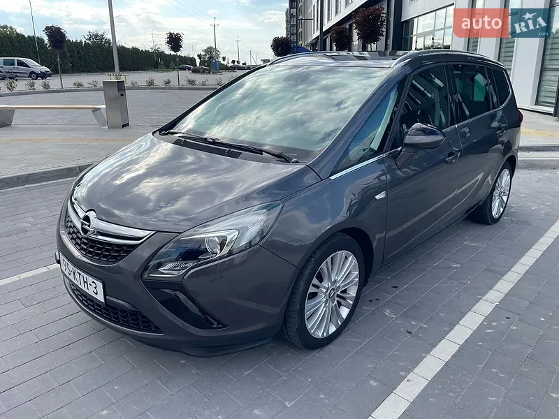 Opel Zafira Tourer 2012