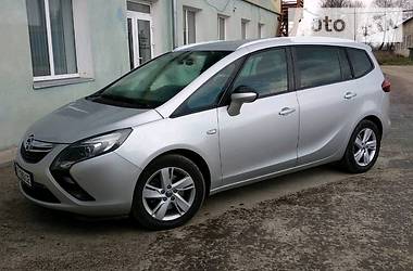 Минивэн Opel Zafira 2014 в Долине