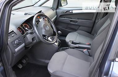 Минивэн Opel Zafira 2011 в Сумах