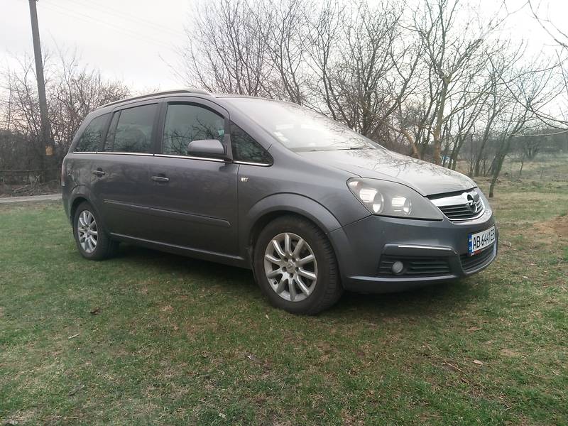 Мінівен Opel Zafira 2006 в Ладижині