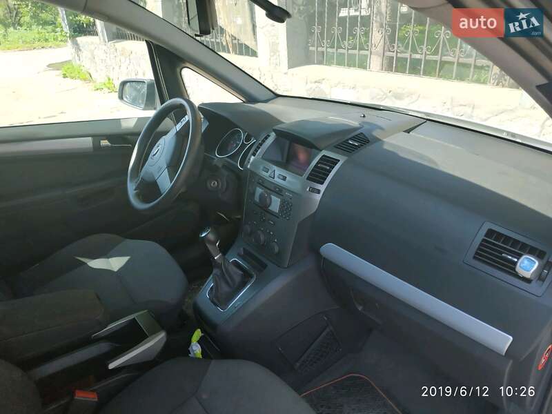 Минивэн Opel Zafira 2008 в Староконстантинове