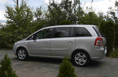 Мінівен Opel Zafira 2010 в Харкові