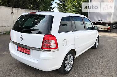 Минивэн Opel Zafira 2010 в Луцке