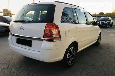 Универсал Opel Zafira 2012 в Харькове