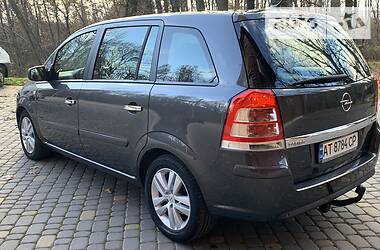 Універсал Opel Zafira 2009 в Коломиї