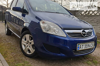 Минивэн Opel Zafira 2008 в Калуше
