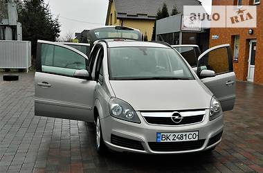 Минивэн Opel Zafira 2006 в Ровно