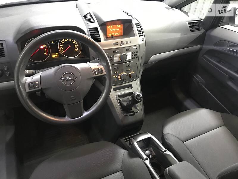 Минивэн Opel Zafira 2007 в Днепре