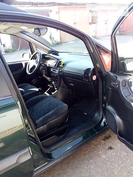 Минивэн Opel Zafira 1999 в Сосновке